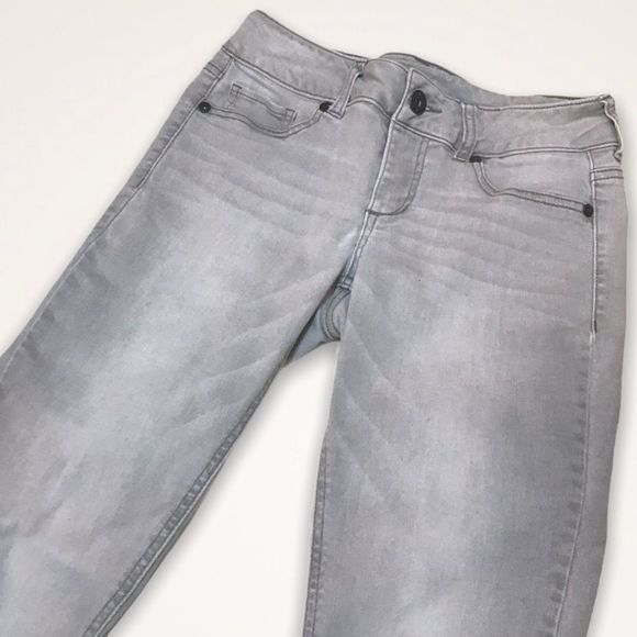 MAURICES Light Gray Skinny Jegging Jeans - Picture 3 of 6